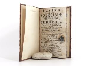 Schachner, Ignaz, F. Dolfin (Promotor). Lustra Decem Coronæ Viennensis, seu Suburbia Viennensia ab Anno Obsidionis ultimae M. D. CLXXXIII. ad Annum M. D. CCXXXIII. Instaurata et ampliata, …