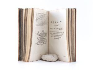 (Voltaire). La Henriade, avec les pieces relatives a ce Poeme, et a la Poesie epique en general.