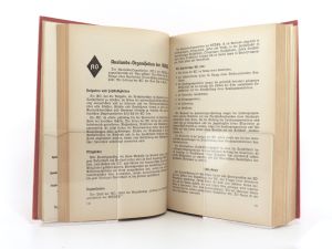 Ley, Robert (Hrsg.). Organisationsbuch der NSDAP.