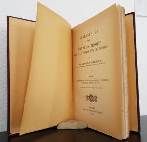 Boltzmann, Ludwig. Vorlesungen über Maxwells Theorie der Elektricität und des Lichtes. 1. Theil: Ableitung der Grundgleichungen für ruhende, homogene, isotrope Körper.