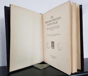 Niethammer, Anneliese. Die mikroskopischen Boden-Pilze.