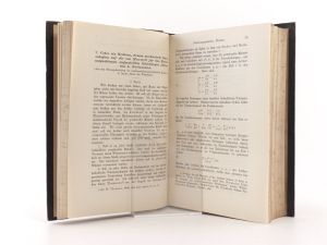 Boltzmann, L. 1: Ueber das den Newton´schen Farbenringen analoge Phänomen beim Durchgang Hertz´scher electrischer Planwellen durch planparallele Metallplatten.