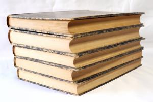 Delteil, Leo (Pub.). Annuaire des Ventes de Livres. Manuscrits - Reliures Armoriées. Guide du Bibliophile et du Libraire. 5 Bände: VII 1925-26; VIII 1926-27; Tous les Prix des Ventes IX 1927/28; X 1...