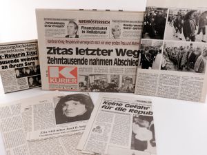 Zita von Bourbon-Parma. Memorabilien: Eugen Baron d´Albon. Prinzessin Zita. Wien, Gerlach & Wiedling, 1911, 8°, 75 S., 1 Bl., mit zahlreichen Abbildungen, Original-Broschur mit Fadenheftung und gep...