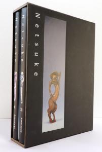 Netsuke Bd. 1: 112 Meisterwerke. Masterpieces. The Trumpf Collection. Bd. 2: Gürtelschmuck aus Japan. Die Sammlung Trumpf
