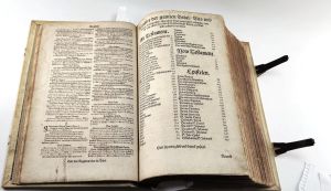 Dietenberger, Johan(nes). Catholische Bibell, Das ist Alle bücher der H. Schrifft, beide Alts und Newen Testaments / nach alter in Christlicher Kyrchen gehabter Translation trewlich verteutscht, und ...