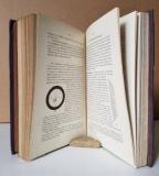 Behrens, Wilhelm. Hilfsbuch zur Ausführung mikroskopischer Untersuchungen im botanischen Laboratorium.