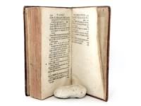 M. de V. (d.i. Voltaire). Candide ou l'optimisme, traduit de l'Allemand de Mr. le Docteur Ralph.