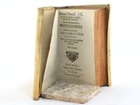 Perezi, Antoni. Antoni Perezi JC. S.C. & R. Majest. Consiliarii, in Academia Lovaniensi Iuris Ciuilis antecessoris, INSTITUTIONES IMPERIALES EROTEMATIBUS. distinctae, atque ex ipsis principiis regulis...