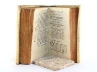 Perezi, Antoni. Antoni Perezi JC. S.C. & R. Majest. Consiliarii, in Academia Lovaniensi Iuris Ciuilis antecessoris, INSTITUTIONES IMPERIALES EROTEMATIBUS. distinctae, atque ex ipsis principiis regulis...